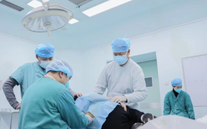 刘保池教授到我院开展自体骨髓细胞治疗