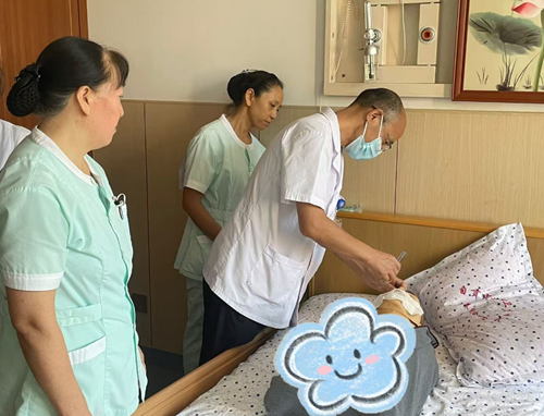 我院医养结合中心开展夜间应急演练