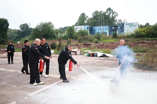 我院开展2025年下半年消防知识培训及演练