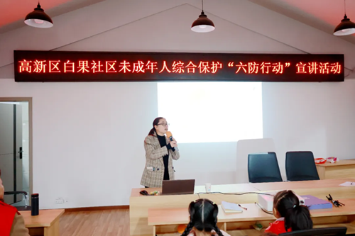 我院赴白果小区党群服务中心开展“健康服务进社区”义诊活动