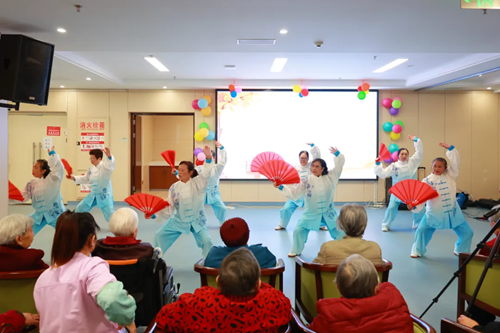 我院开展“艺暖同行”主题义演暨参观交流活动