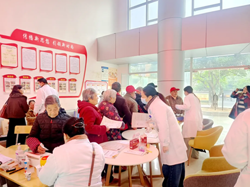 我院开展“寒冬送暖，医路同行”健康义诊活动